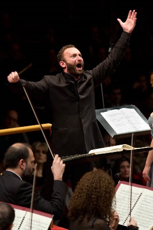 הפילהרמונית הישראלית מארחת את המנצח - קיריל פטרנקו והפסנתרן - איגור לויט